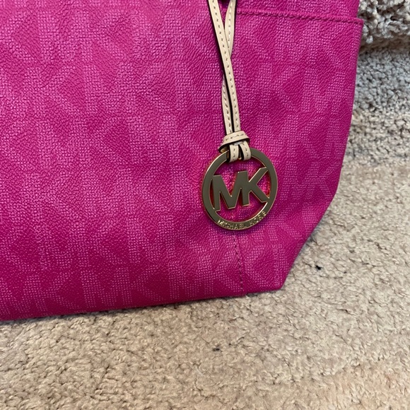 MICHAEL KORS PURSE - Picture 2 of 5